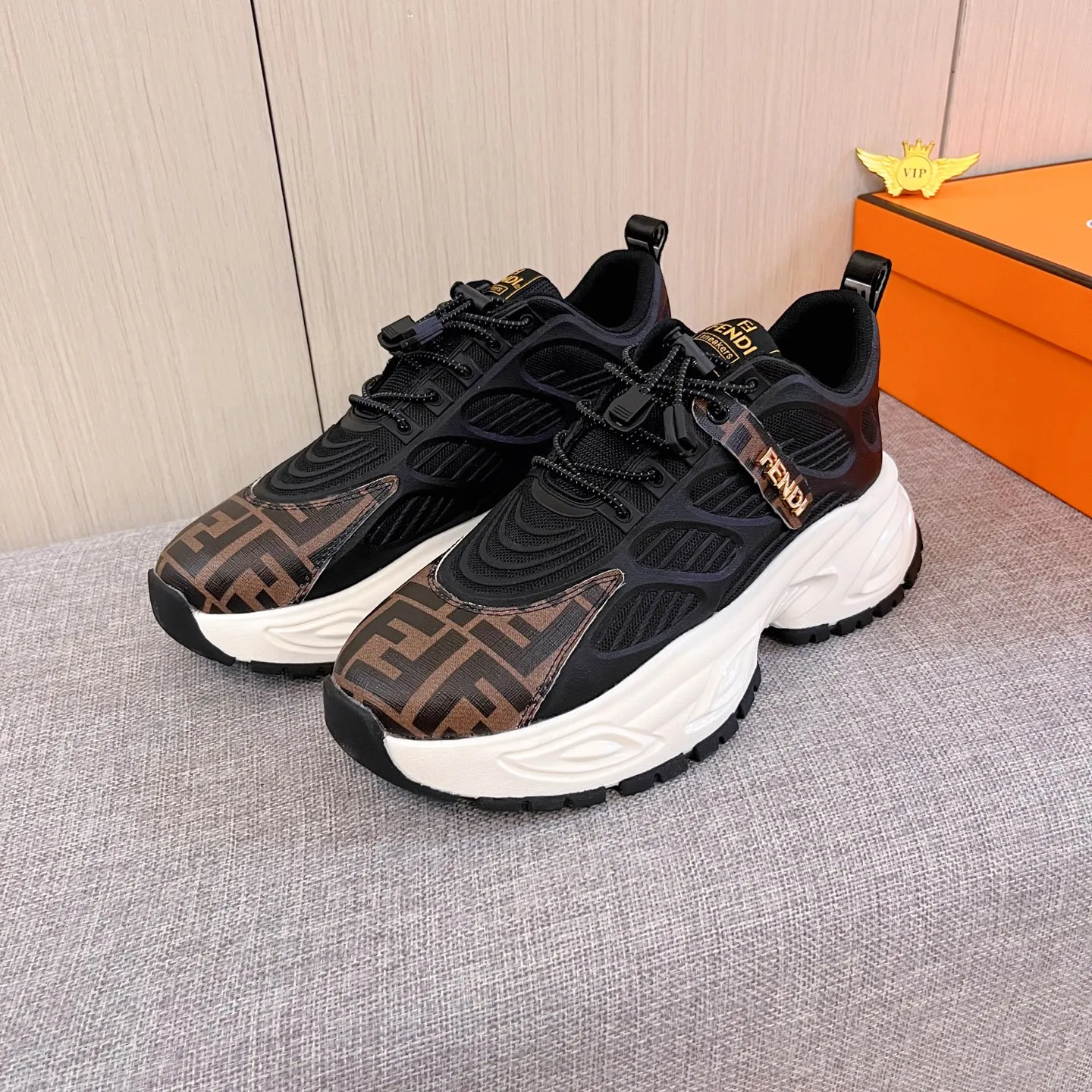 Men's shoes💰 460💰[LV]🔥Louis Vuitton, high-end men's shoes brand, official website 1:1 latest masterpiece: the upper is made of Italian imported first-layer cowhide with a comfortable and breathable lining➕original non-slip and wear-resistant outsole🔥, making walking more convenient and comfortable! An exclusive new model, a stunning work, a beautiful 1:1 replica [color] compared to the official quality! Create a fashionable personality to set off your uniqueness! A must-have for trendy men! Classic 🔥 Size: 38-44 Color: 🔥 2 colors available 🔥.
